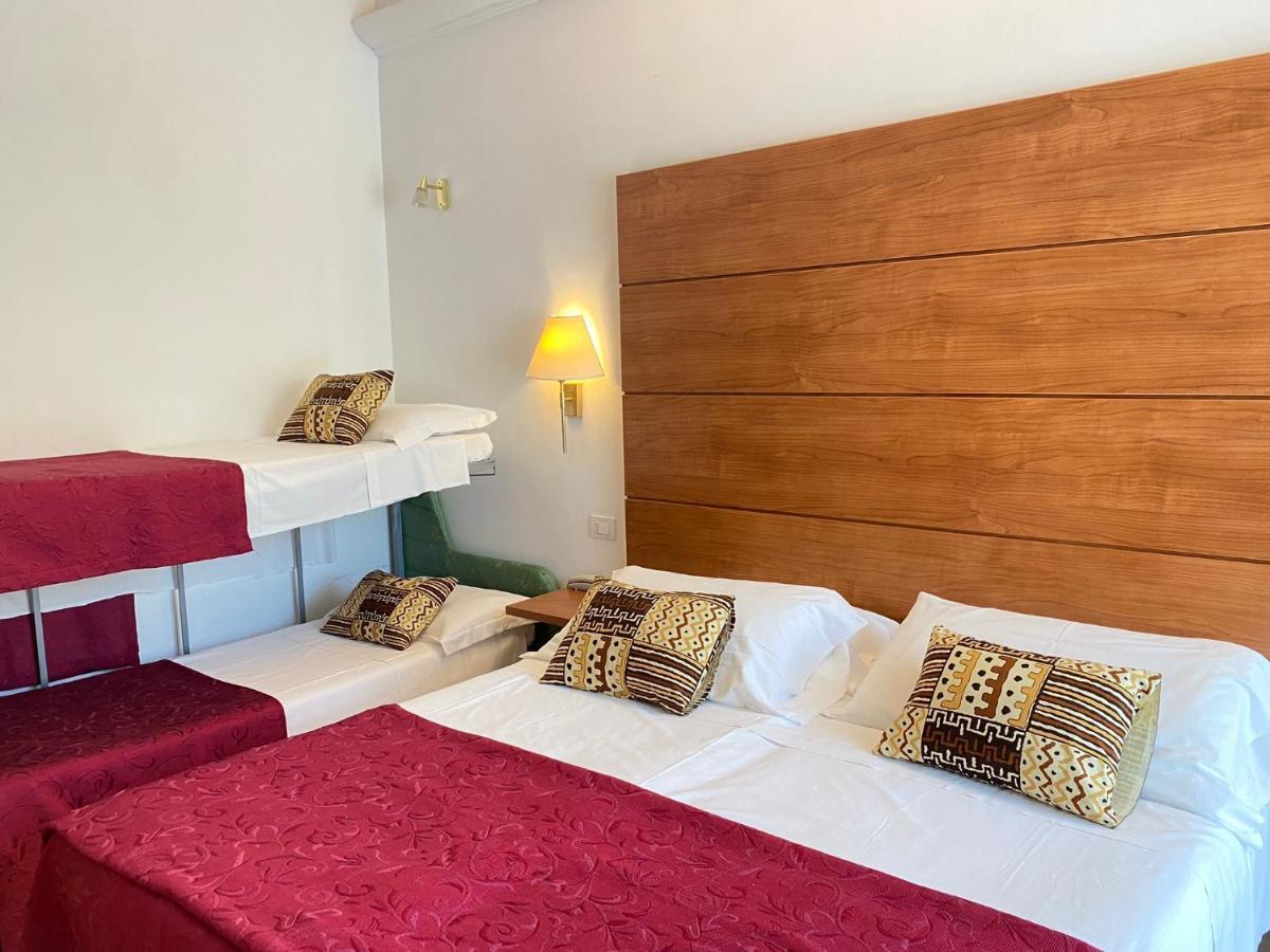 Hotel Villa Del Parco Римини Экстерьер фото