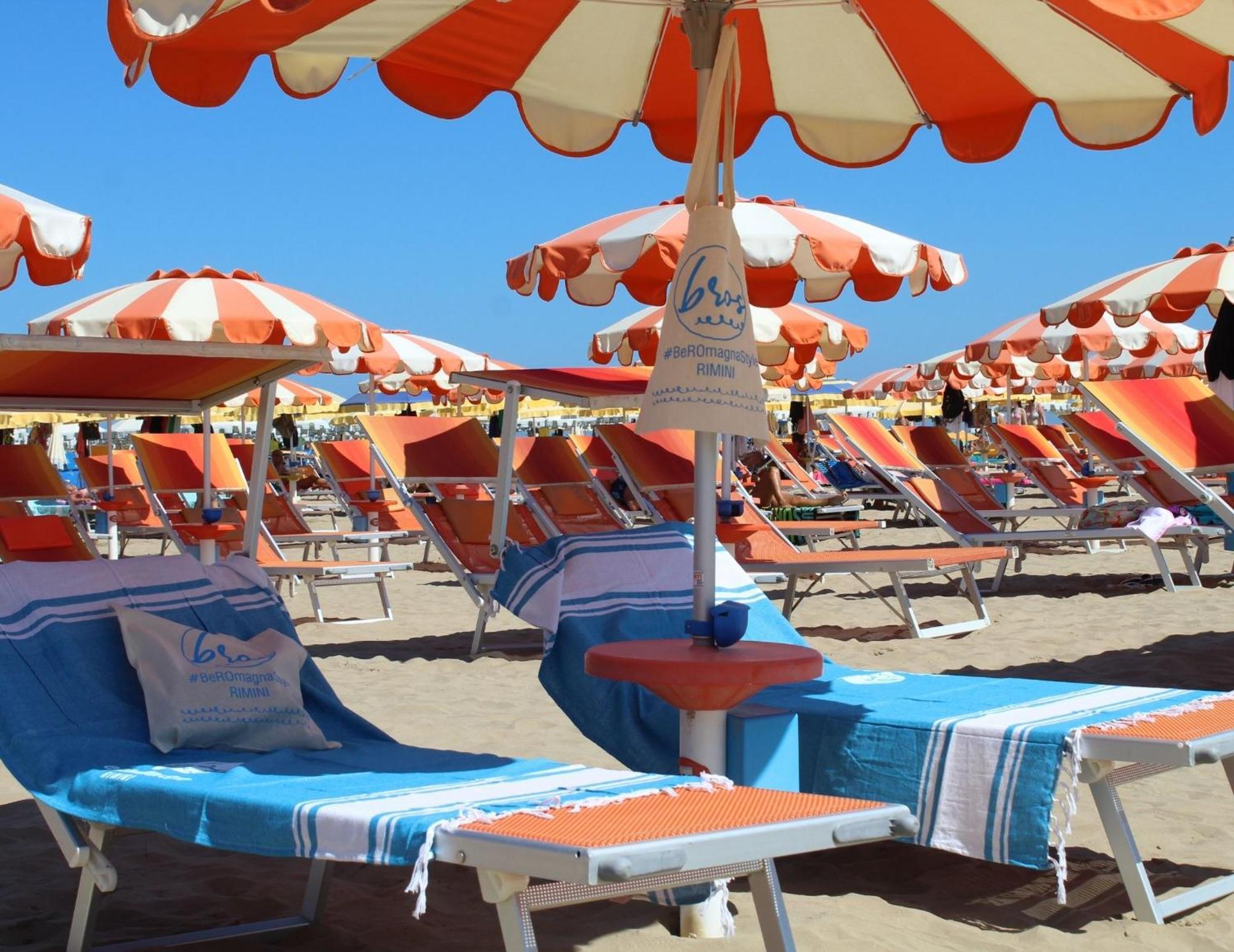 Hotel Villa Del Parco Римини Экстерьер фото